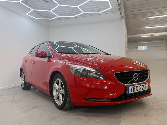 Volvo V40 4 of 26