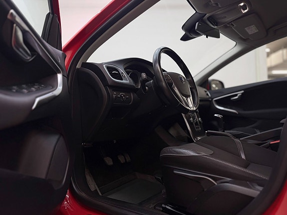 Volvo V40 10 of 26