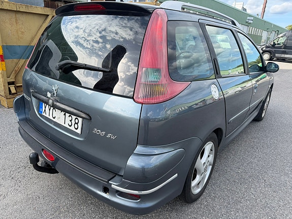 Peugeot 206 SW 5 of 7