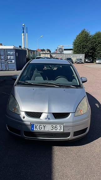 Mitsubishi Colt 2 of 7