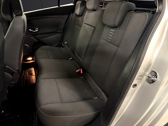 Renault Megane 18 of 27