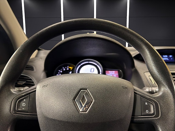 Renault Megane 21 of 27