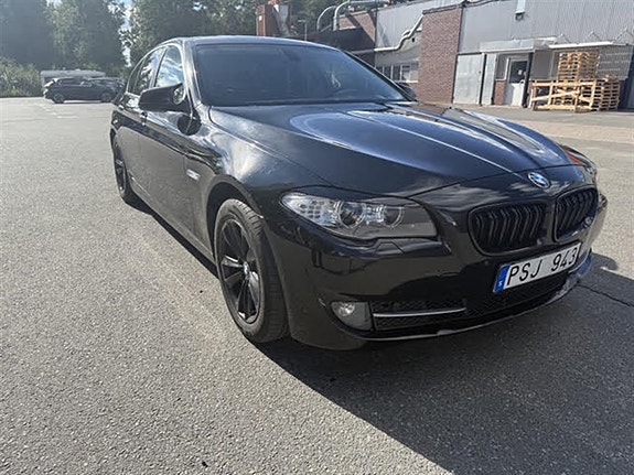 BMW 520 2 of 13