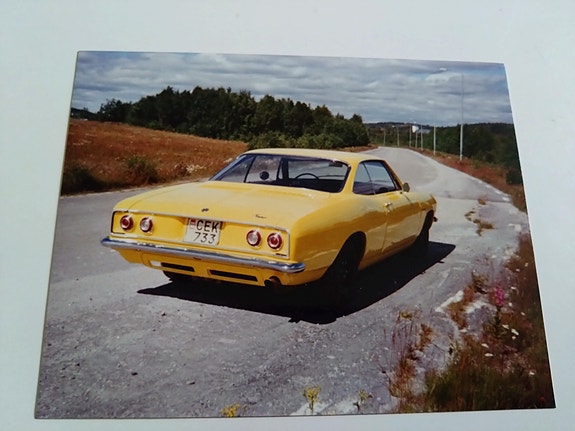 Chevrolet Corvair 2 of 8