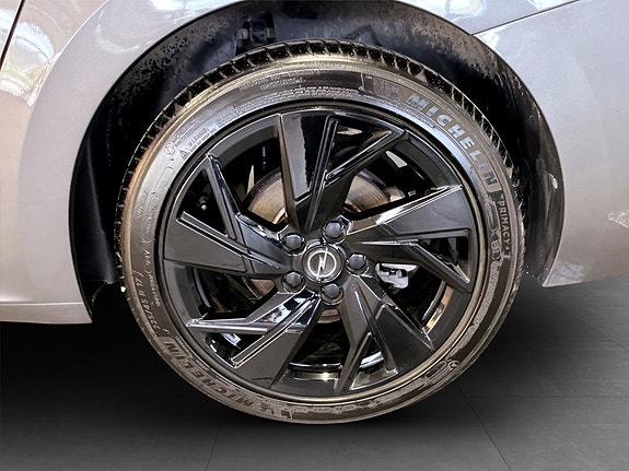 Opel Astra 14 of 15