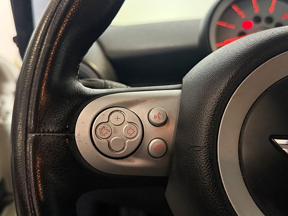 MINI Cooper 14 of 25