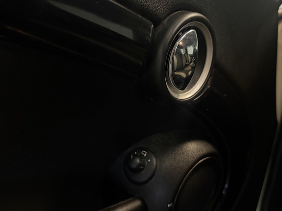 MINI Cooper 8 of 25