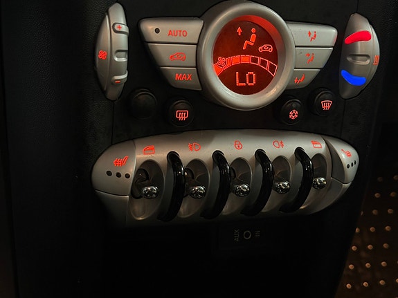 MINI Cooper 15 of 25