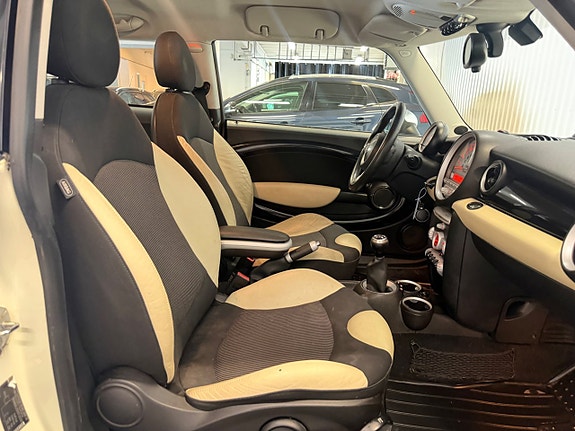 MINI Cooper 23 of 25