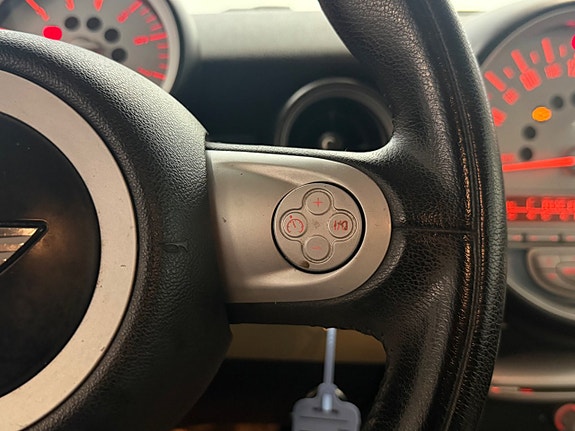 MINI Cooper 11 of 25