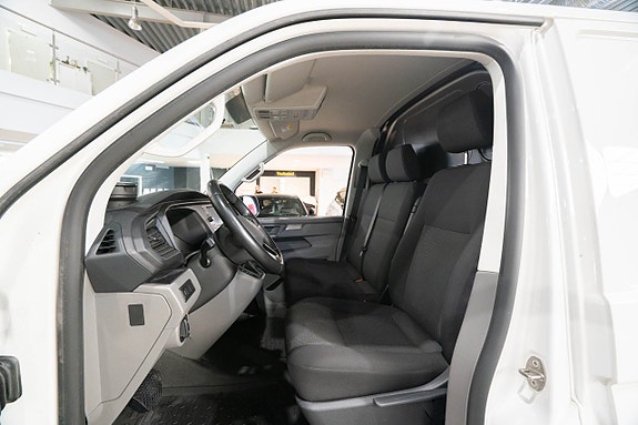 Volkswagen Transporter 12 of 19
