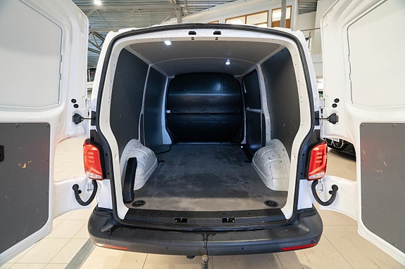 Volkswagen Transporter 9 of 19