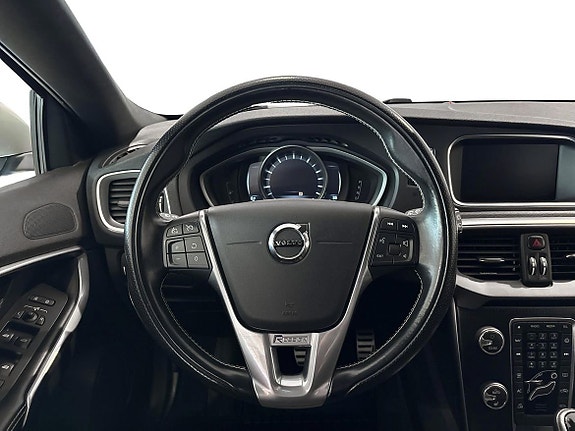 Volvo V40 9 of 15
