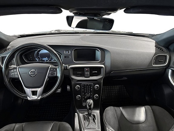 Volvo V40 8 of 15