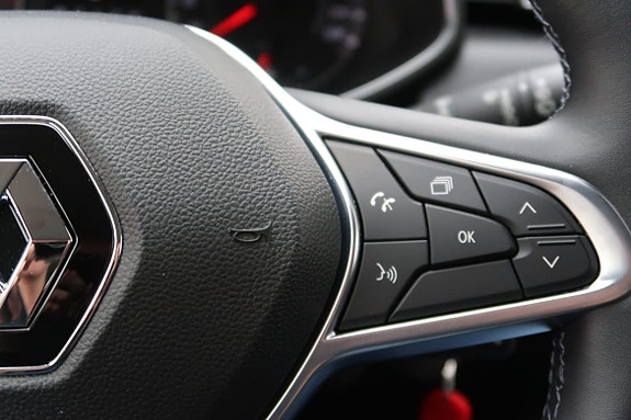 Renault Clio 10 of 17