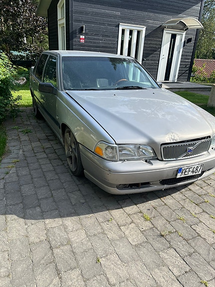 Volvo S70 2 of 3