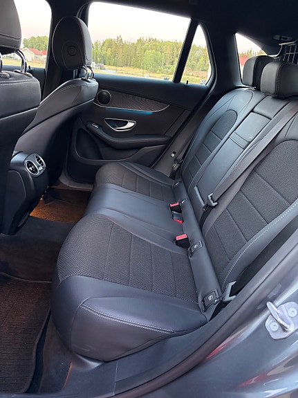 Mercedes-Benz GLC250 12 of 17