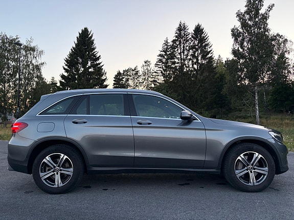 Mercedes-Benz GLC250 6 of 17
