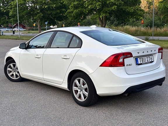 Volvo S60 2 of 6