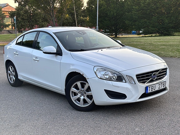 Volvo S60 3 of 6