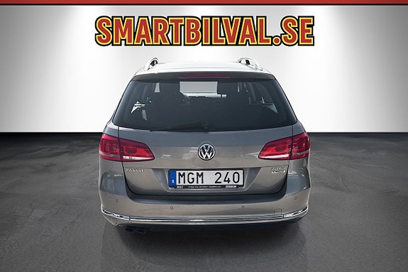 Volkswagen Passat 4 of 17