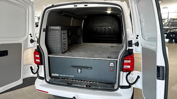 Volkswagen Transporter 8 of 9