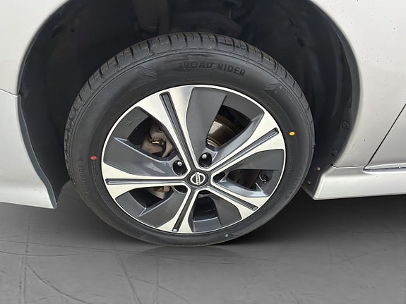 Nissan Leaf 30 of 30