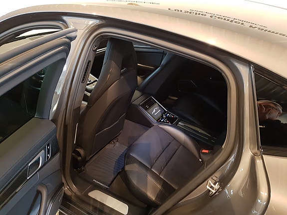Porsche Panamera Turbo 8 of 11