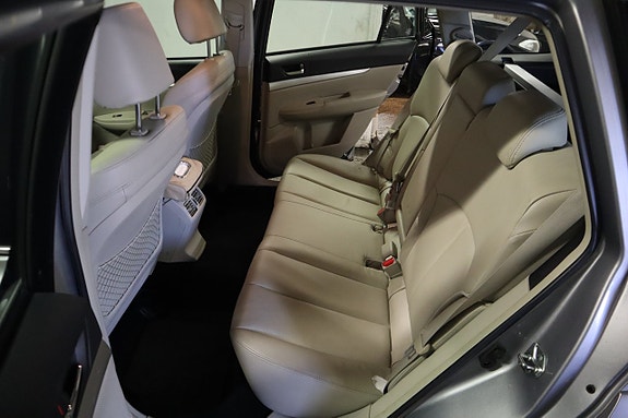 Subaru Outback 23 of 30
