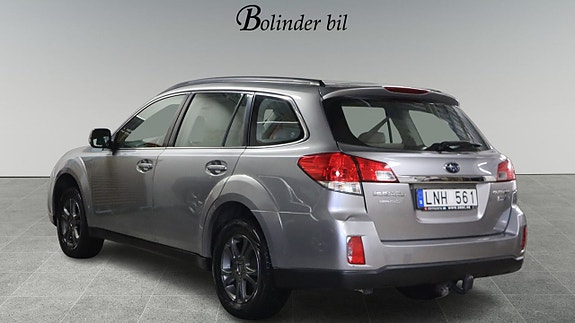 Subaru Outback 7 of 30