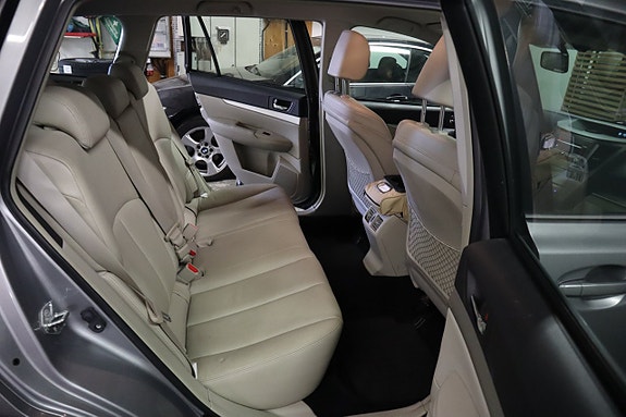 Subaru Outback 22 of 30