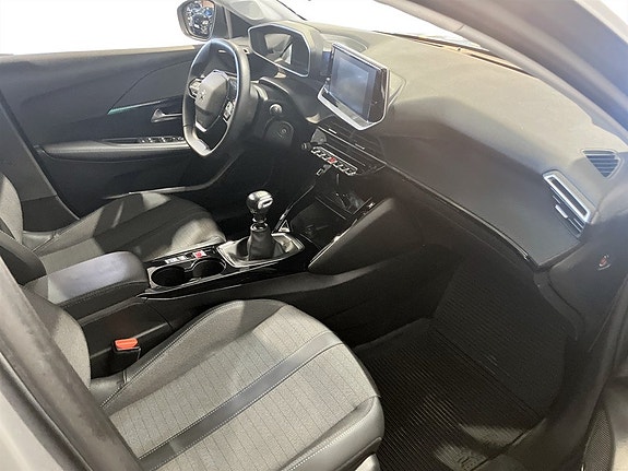 Peugeot 208 11 of 15