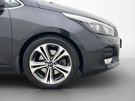 Kia Ceed 30 of 30
