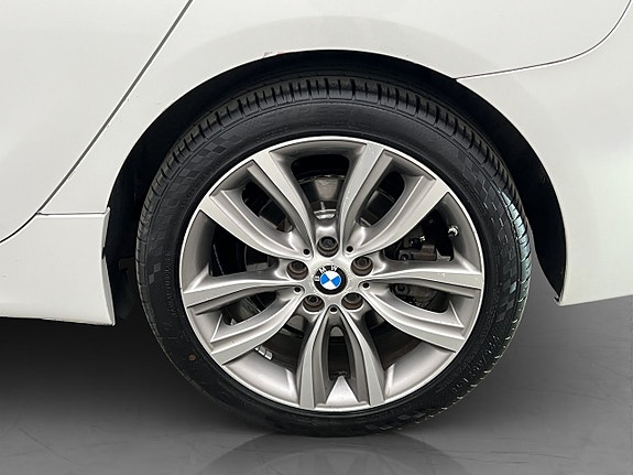 BMW 225xe 29 of 30