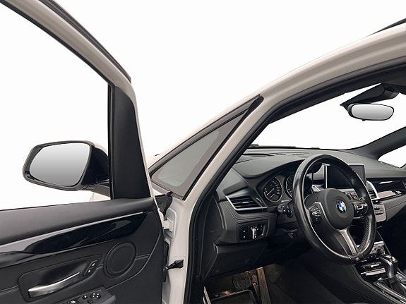 BMW 225xe 9 of 30