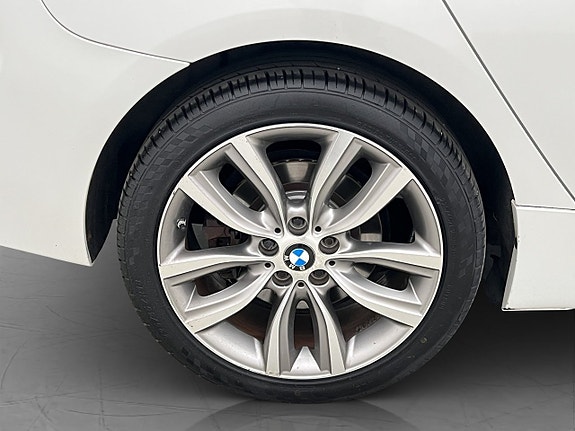 BMW 225xe 30 of 30
