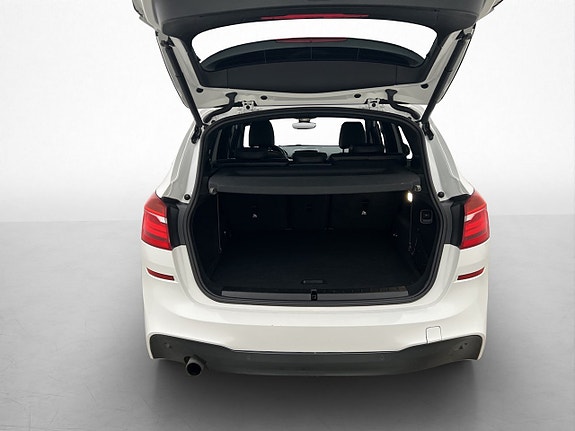 BMW 225xe 26 of 30