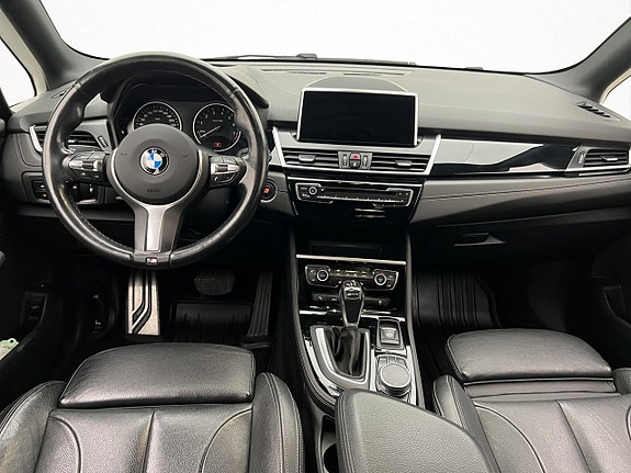 BMW 225xe 22 of 30