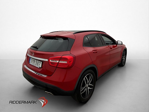 Mercedes-Benz GLA200 8 of 30