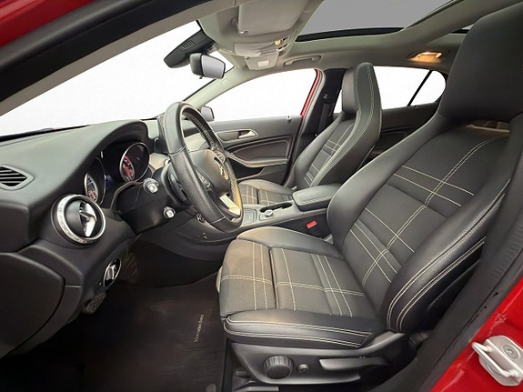 Mercedes-Benz GLA200 10 of 30