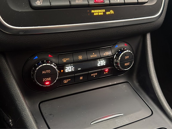 Mercedes-Benz GLA200 21 of 30