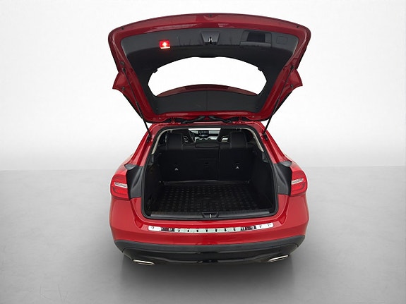 Mercedes-Benz GLA200 26 of 30