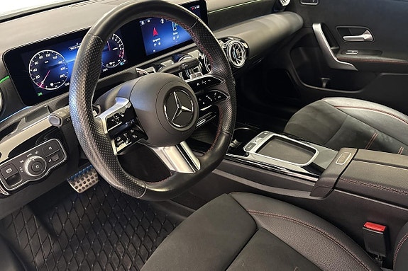 Mercedes-Benz CLA250 e 22 of 25