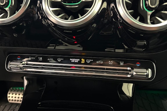 Mercedes-Benz CLA250 e 24 of 25