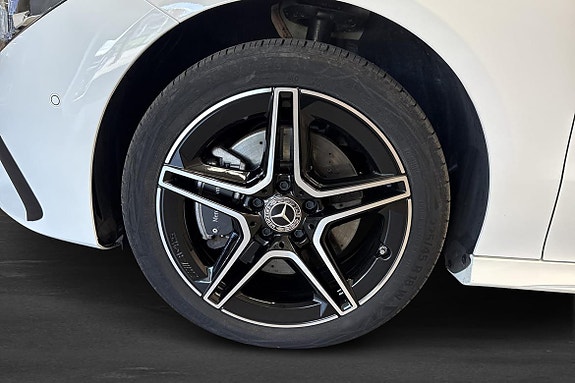 Mercedes-Benz CLA250 e 6 of 25