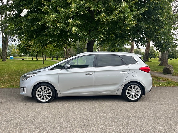 Kia Carens 3 of 13