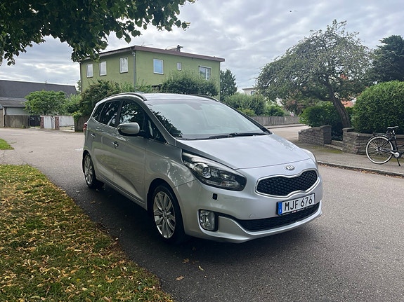 Kia Carens 2 of 13