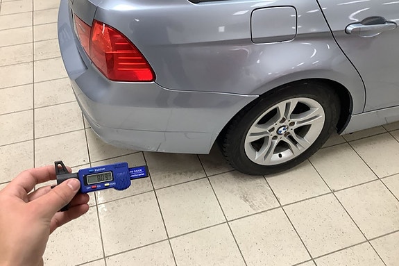 BMW 318d 13 of 15