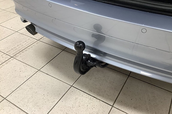 BMW 318d 6 of 15
