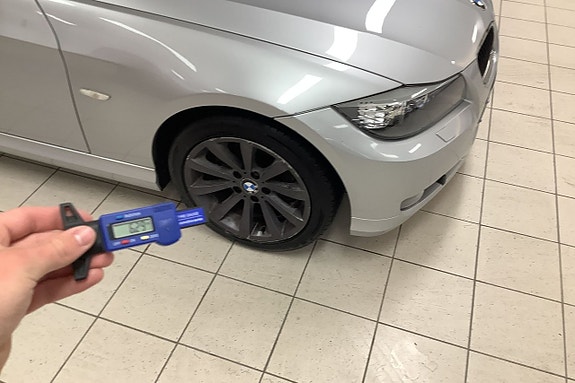 BMW 318d 12 of 14